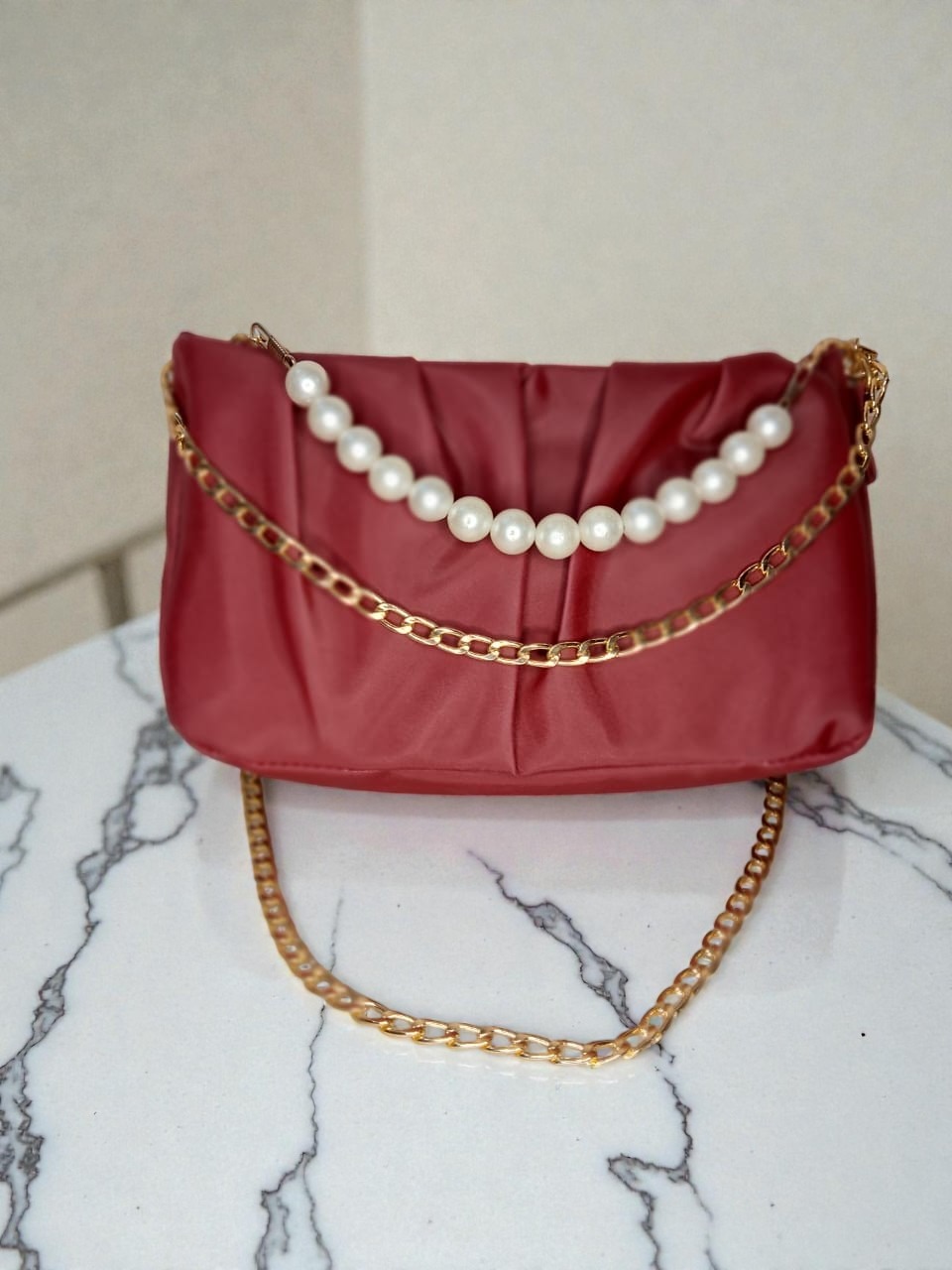 Pearl Chain Noir Clutch