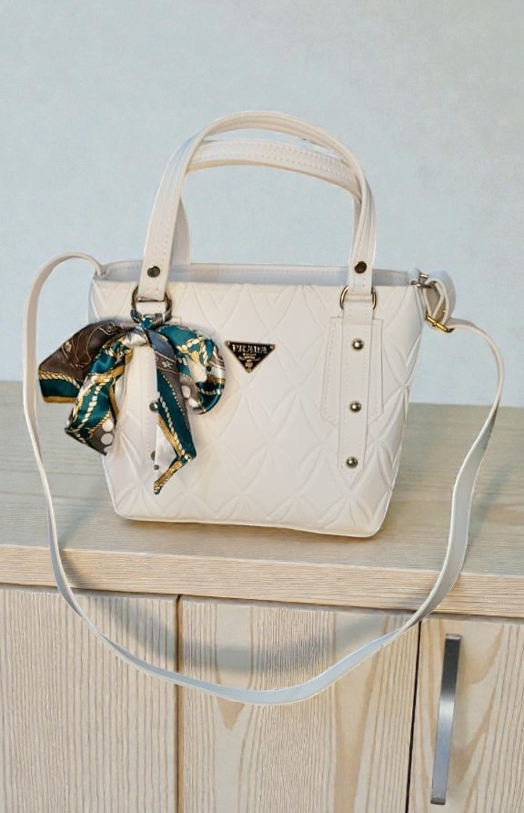 Ivory Quilted Bow‑Burst Mini Tote